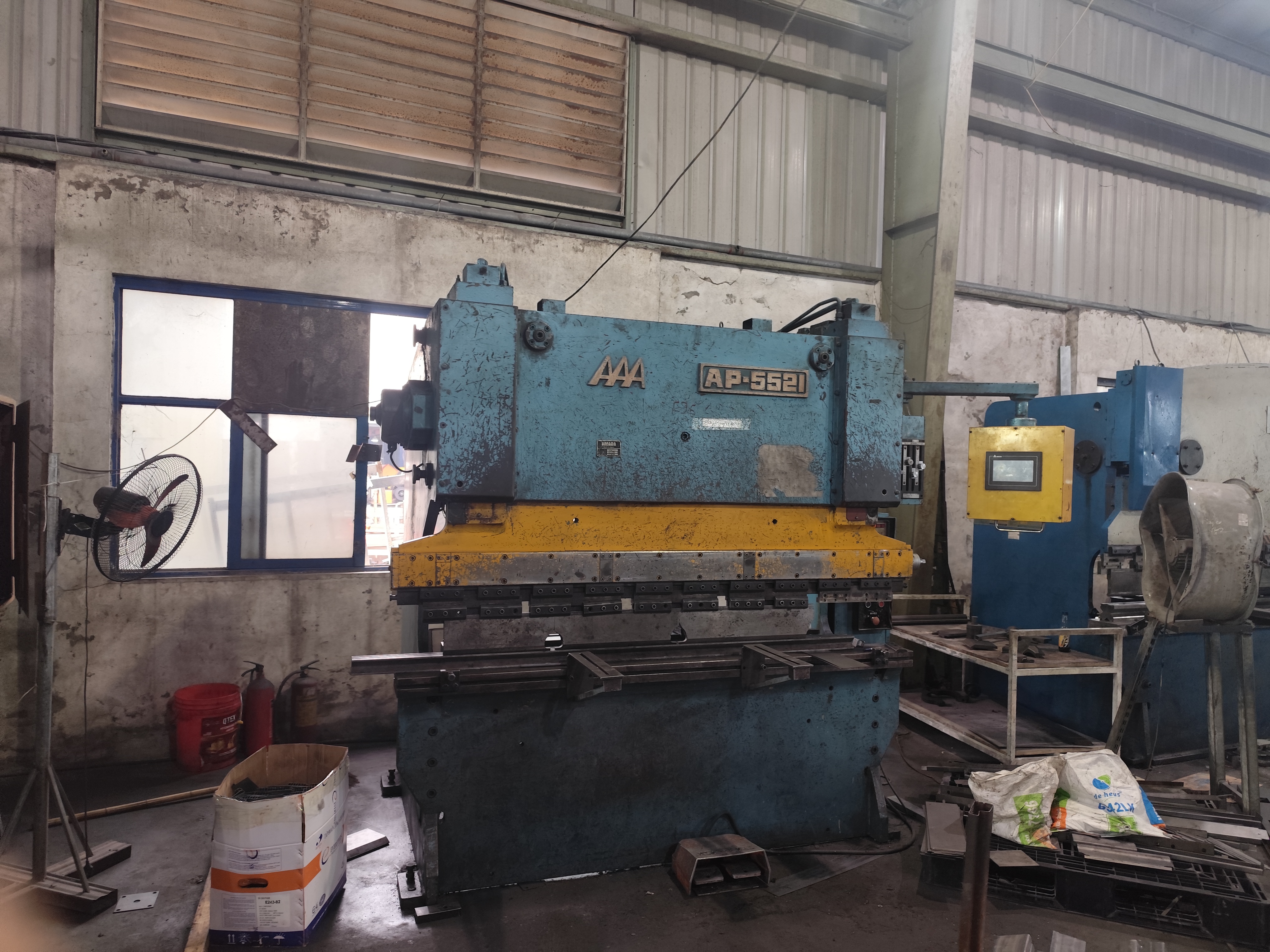 Bending machine